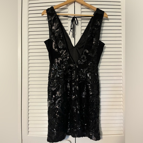 bebe Black Floral Sequin Sleeveless Cocktail Party NYE Dress - Picture 4 of 8